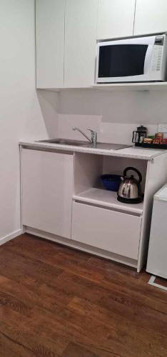 ห้องครัว, อัลไพน์ ชาเลตส์ (Alpine Chalets) in อุทยานแห่งชาติทองการิโร