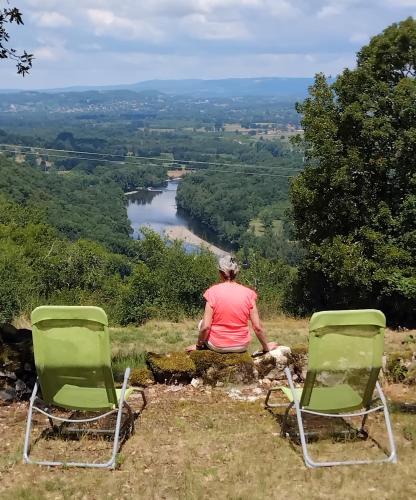 PAULAGITE de 2 a 4 pers, vue sur la Dordogne, proche de Padirac et Rocamadour in Gintrac