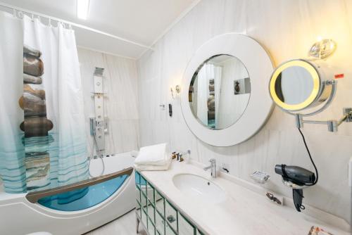 Fiscardonna Luxury Suites - image 14