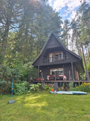 Klimatyczna chatka z widokiem na jezioro
