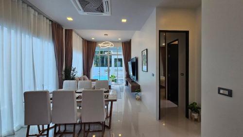 Brandnew 3BDR Pool villa with rooftop near Aonang Beach near Fossil Shell Beach