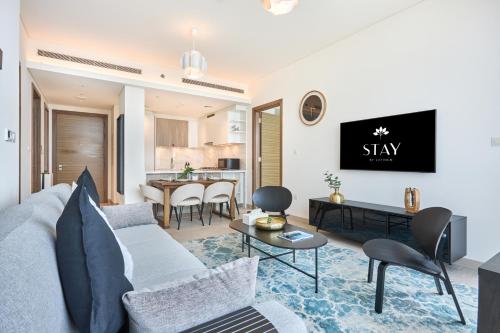 STAY BY LATINEM Luxury 2BR Holiday Home OPA 305 Near Downtown, Dubai (foto 3)