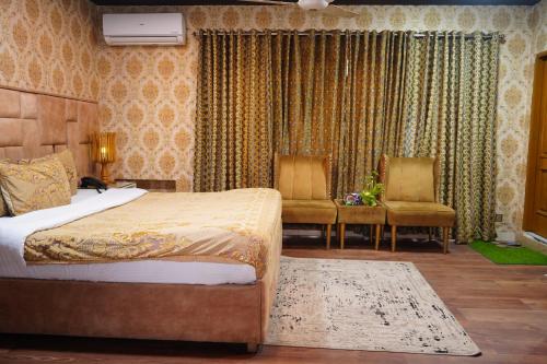 Deluxe Double or Twin Room room in Royal Luxury Hotel Lahore