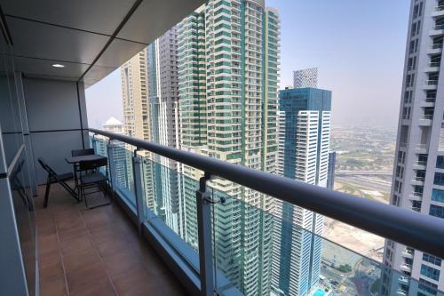 Spacious 1-BR close to Barasti Beach and Marina Walk, Dubai (photo 4)