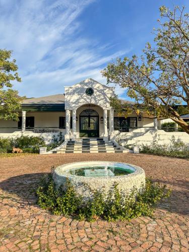 Huguenot House 1