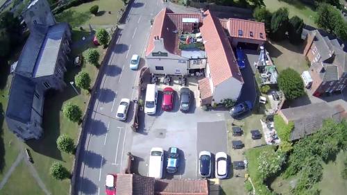 Donegal Court Yard - image 5