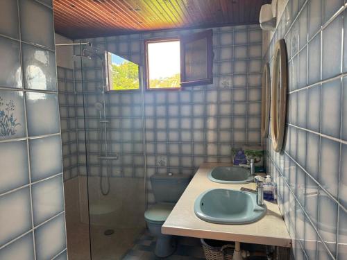 Maison dans la corniche or in Pointe-Noire