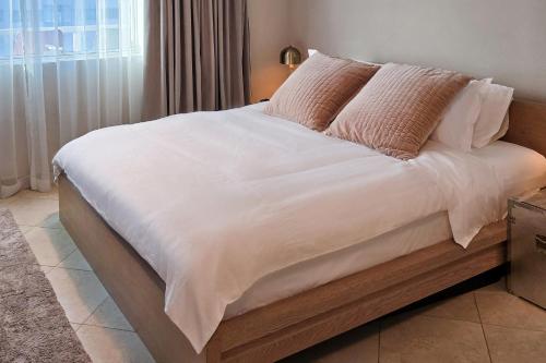 Luxury Dubai Marina Apt with large balcony, Dubaj (zdjęcie 2)