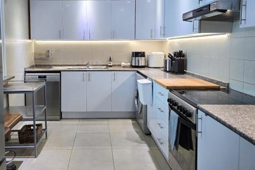 Luxury Dubai Marina Apt with large balcony, Dubaj (zdjęcie 8)