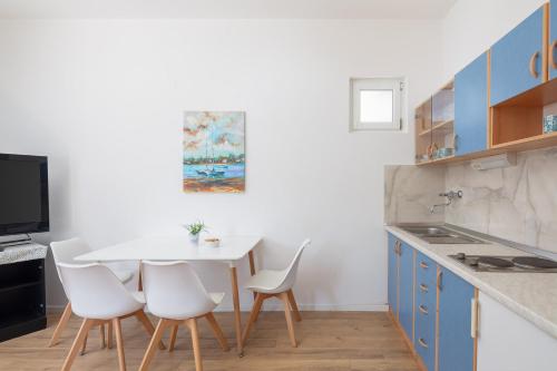 One-Bedroom Apartment with Balcony image 6