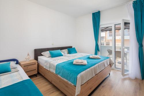 One-Bedroom Apartment with Balcony image 2