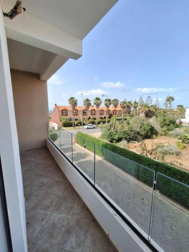 발코니/테라스, Sidi Rahal Appt raffiné, pieds dans l'eau (Sidi Rahal Appt raffine, pieds dans l'eau) in 시디 라할