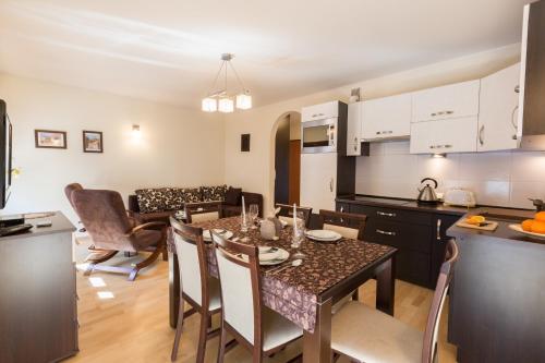 One-Bedroom Apartment image 5