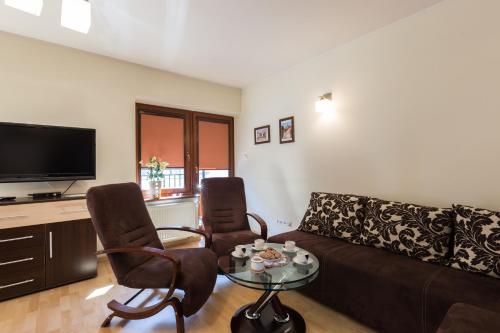 One-Bedroom Apartment image 8
