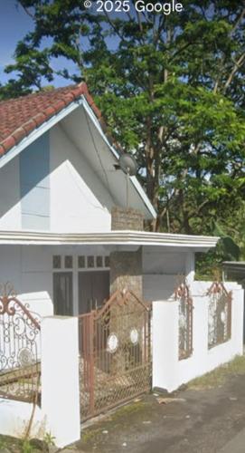 River Cliff villa in Sumbermujur