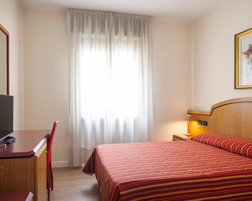 Single room, large