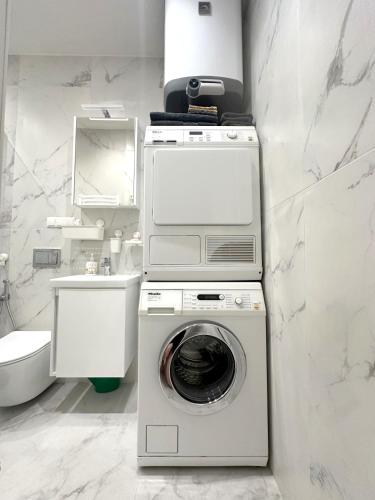 One-Bedroom Apartment image 10