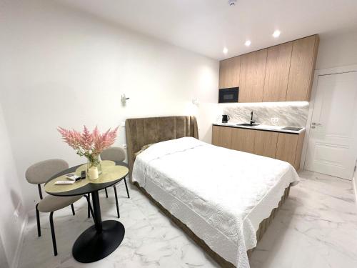 One-Bedroom Apartment image 9