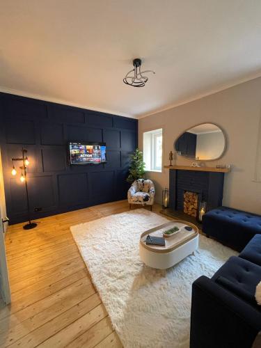 Limefield Residence in Livingston