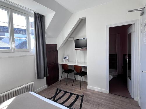 5 double beds, 6 twin beds