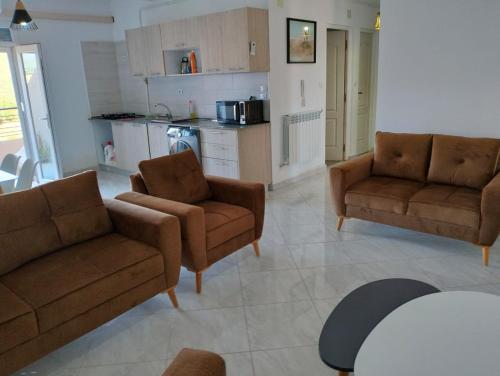 APT F3 tout équipé, 15 min plage et centre ville (APT F3 tout equipe, 15 min plage et centre ville) in Tala Hamza