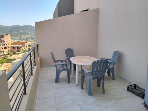 APT F3 tout équipé, 15 min plage et centre ville (APT F3 tout equipe, 15 min plage et centre ville) in Tala Hamza