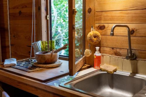 Tinyhouse Hexagonal in Organic Farm in Morelinho