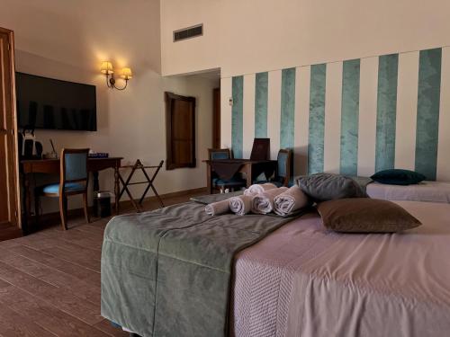 Comfort Triple Room image 10