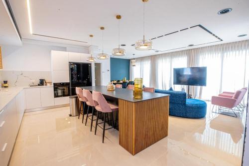 Shani house MARINA view penthouse in Ashkelon