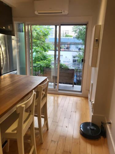 Super appartement proche metro in Rosemont-La Petite-Patrie