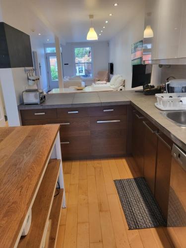 Super appartement proche metro in Rosemont-La Petite-Patrie