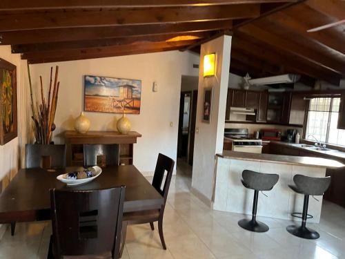 Casa baja Malibú (Casa baja Malibu) in Baja Malibu