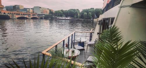 Eastern & Western Comfort Hotelboat - image 11