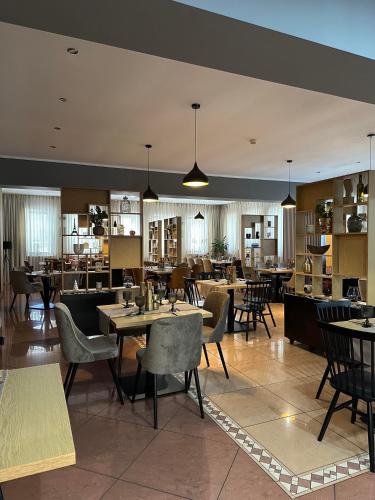 Ресторан, Tailor Hotel Sport & Conference in Мораг