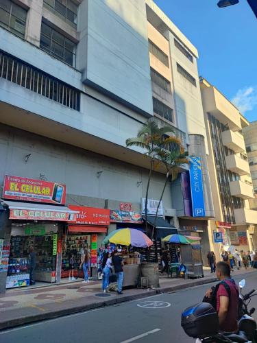 La gran mansión en el centro de Pereira – Pereira, KS