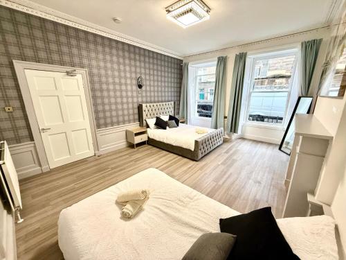 Montagues Luxury Victorian Apartment - Fast WiFi & Central Edinburgh, Эдинбург (фото 9)