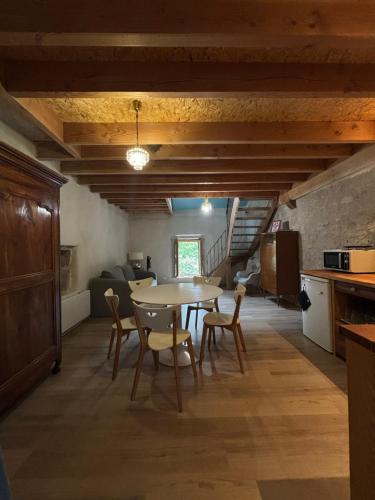 Gîte au coeur de la forêt (Gite au coeur de la foret) in St Pierre Le Moutier