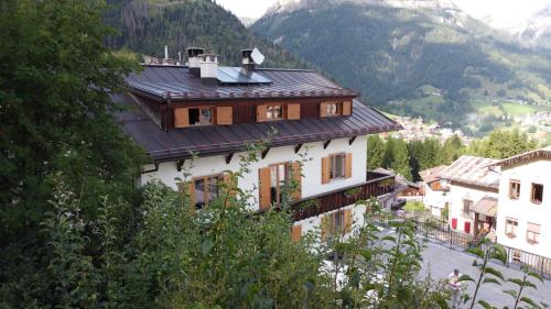 Posta Apartments in Colle Santa Lucia
