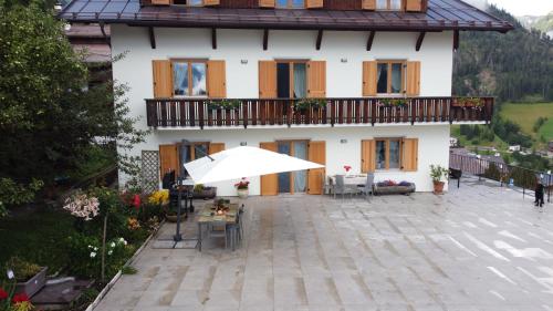 Posta Apartments in Colle Santa Lucia