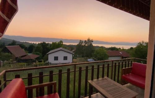 SUNSET Villa Apartments in Ljubanishta