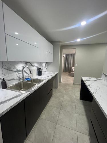 Metro Luxury House in קרולינה