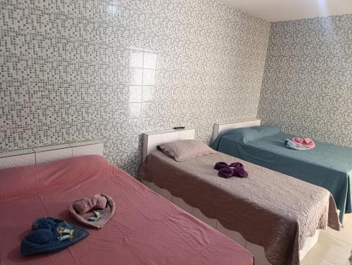2 double beds, 1 twin bed