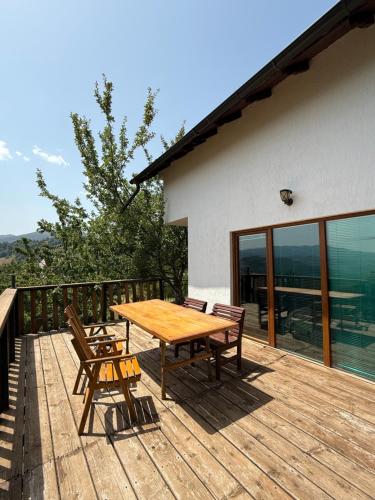 Villa Liri in Suva Reka