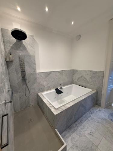 Entire rental in Edinburgh City Centre, Édimbourg (photo 6)