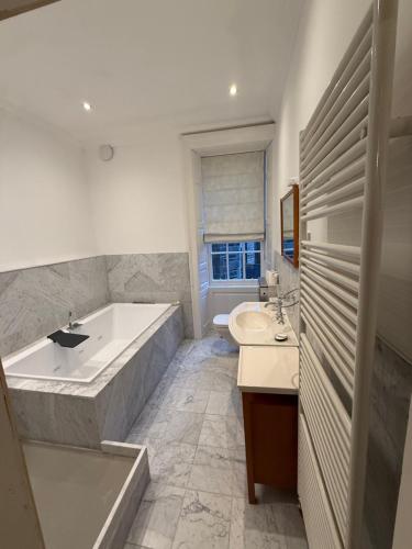 Entire rental in Edinburgh City Centre, Édimbourg (photo 4)