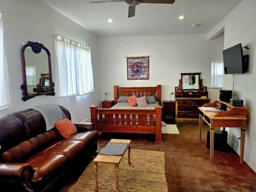 Contemporary Studio Accommodation in Farrell Flat