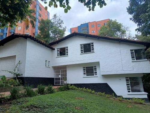 El Poblado cerca al Club Campestre y La Frontera, Medellín (foto 10)