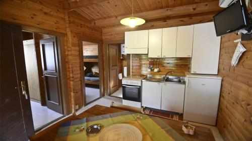 2 bedrooms, 3 beds