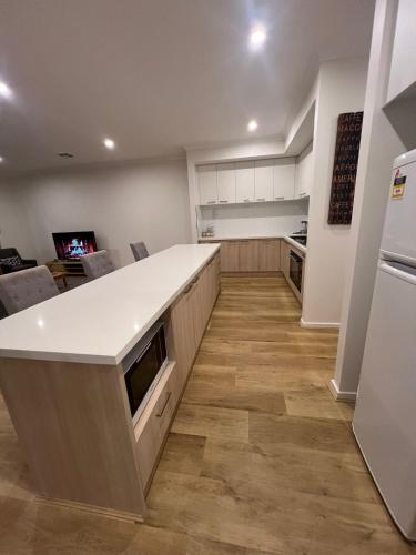 Stay in Rockbank, West Melbourne in Melton South