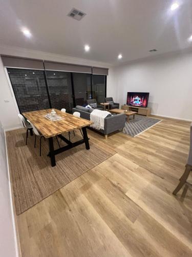 Stay in Rockbank, West Melbourne in Melton South